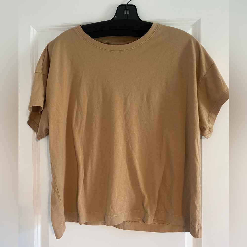 Banana Republic Supima Cotton boxy crop tshirt. Size Lg.